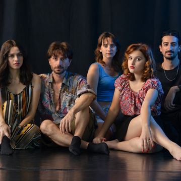 La commedia di m***a