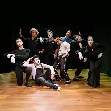 Mime cabaret